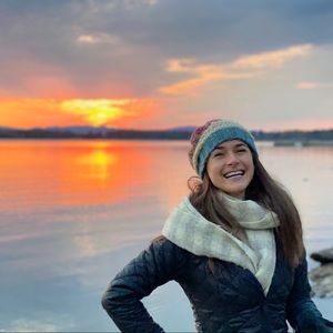 Meet your Posher, Abby